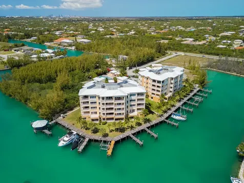 Suffolk Court Grand Bahama Freeport BS