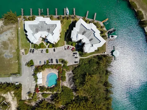 Suffolk Court Grand Bahama Freeport BS