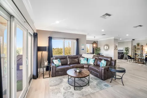 Suffolk Court Grand Bahama Freeport BS