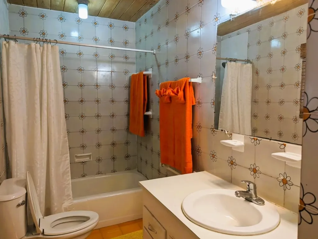 Aurora 48, Eastern Road New Providence Paradise Island BS