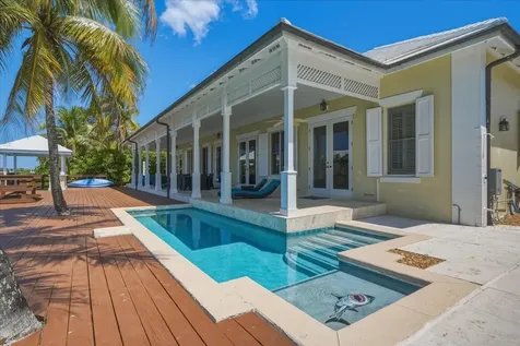 3 Beach Island New Providence Paradise Island BS