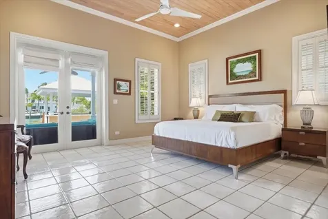 3 Beach Island New Providence Paradise Island BS