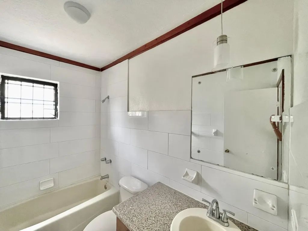 Blenheim Road, Stapledon 29 New Providence Paradise Island BS