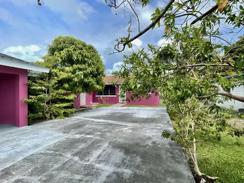 Blenheim Road, Stapledon 29 New Providence Paradise Island BS