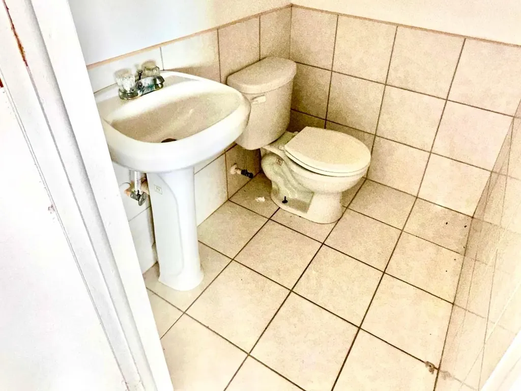 Cowpen Road Rental At Rigby Plaza New Providence Paradise Island BS