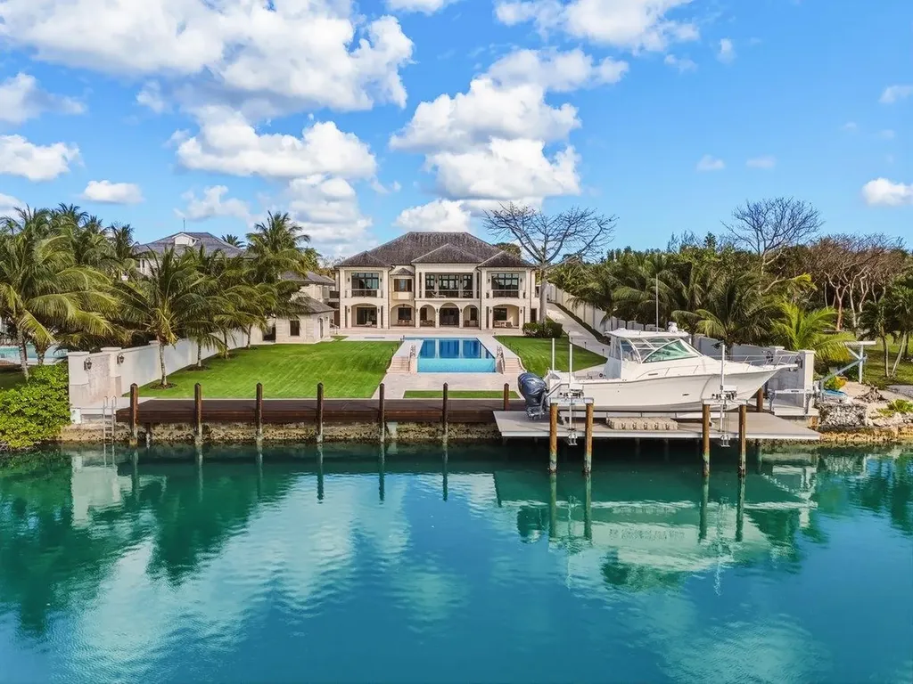 3 Old Fort Drive New Providence Paradise Island 66428