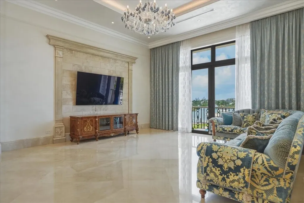 3 Old Fort Drive New Providence Paradise Island BS