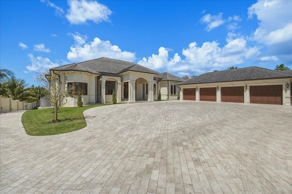 3 Old Fort Drive New Providence Paradise Island BS