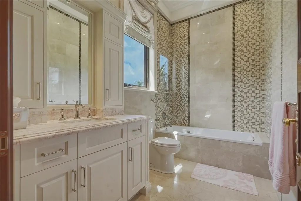 3 Old Fort Drive New Providence Paradise Island BS