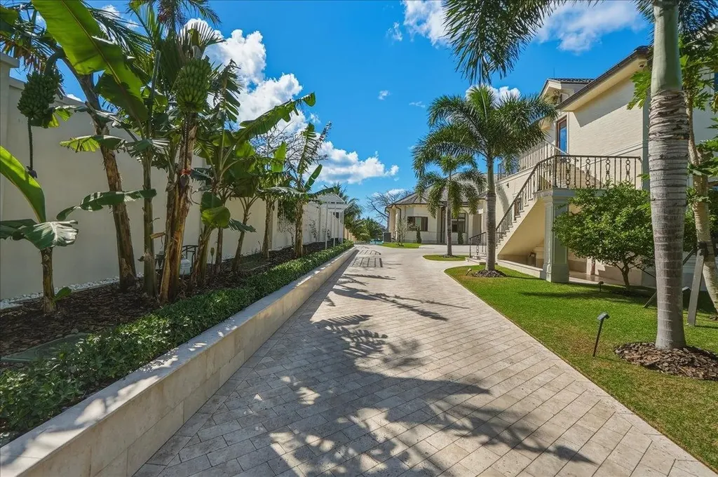 3 Old Fort Drive New Providence Paradise Island BS