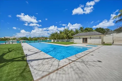 3 Old Fort Drive New Providence Paradise Island BS