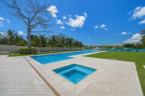 3 Old Fort Drive New Providence Paradise Island BS