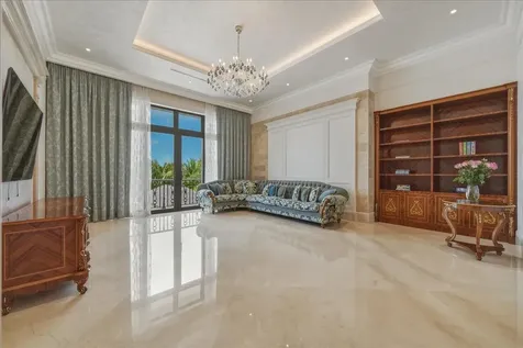 3 Old Fort Drive New Providence Paradise Island BS
