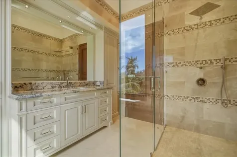 3 Old Fort Drive New Providence Paradise Island BS