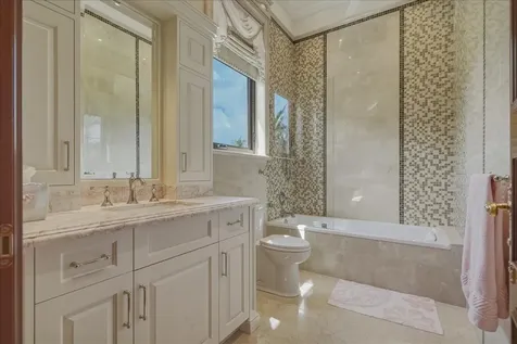 3 Old Fort Drive New Providence Paradise Island BS