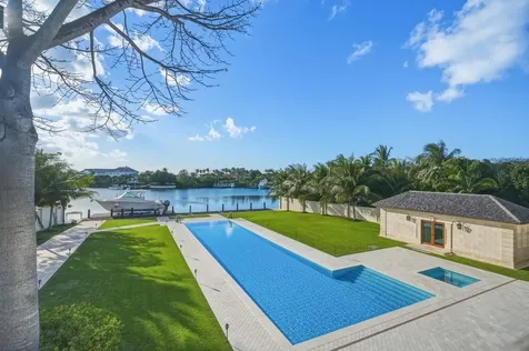 3 Old Fort Drive New Providence Paradise Island BS