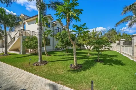 3 Old Fort Drive New Providence Paradise Island BS