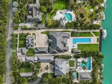 3 Old Fort Drive New Providence Paradise Island BS