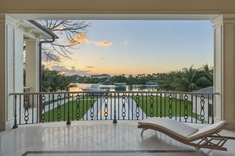 3 Old Fort Drive New Providence Paradise Island BS