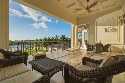 3 Old Fort Drive New Providence Paradise Island BS