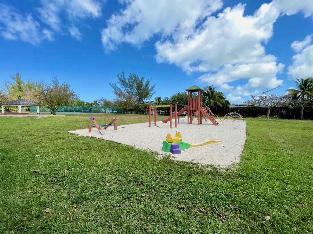 Coral Reef Circle New Providence Paradise Island BS