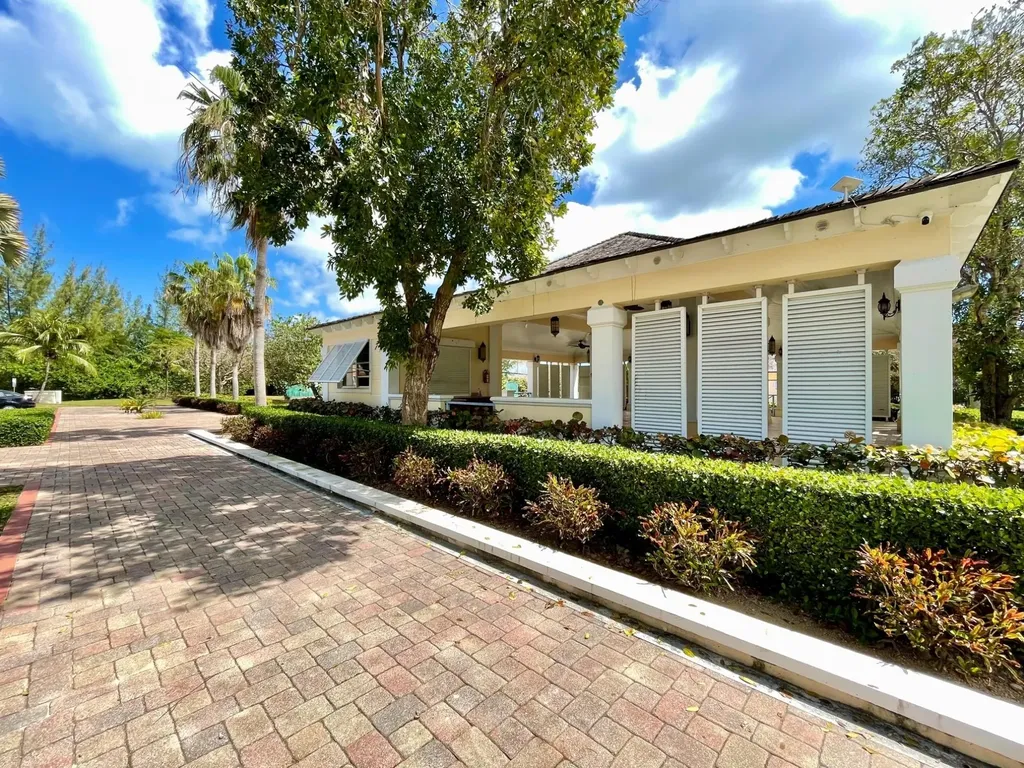 Coral Reef Circle New Providence Paradise Island BS