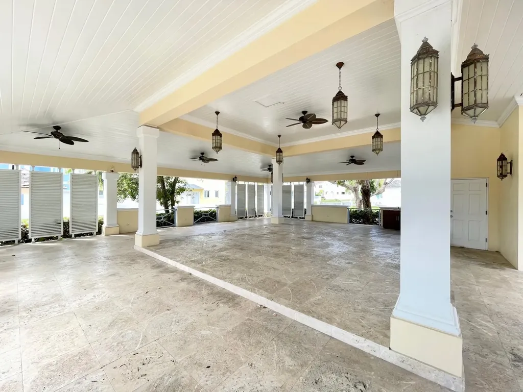 Coral Reef Circle New Providence Paradise Island BS