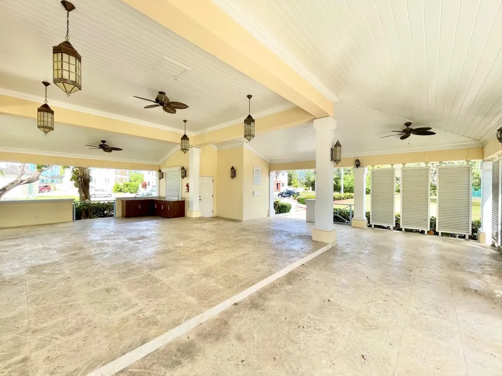 Coral Reef Circle New Providence Paradise Island BS