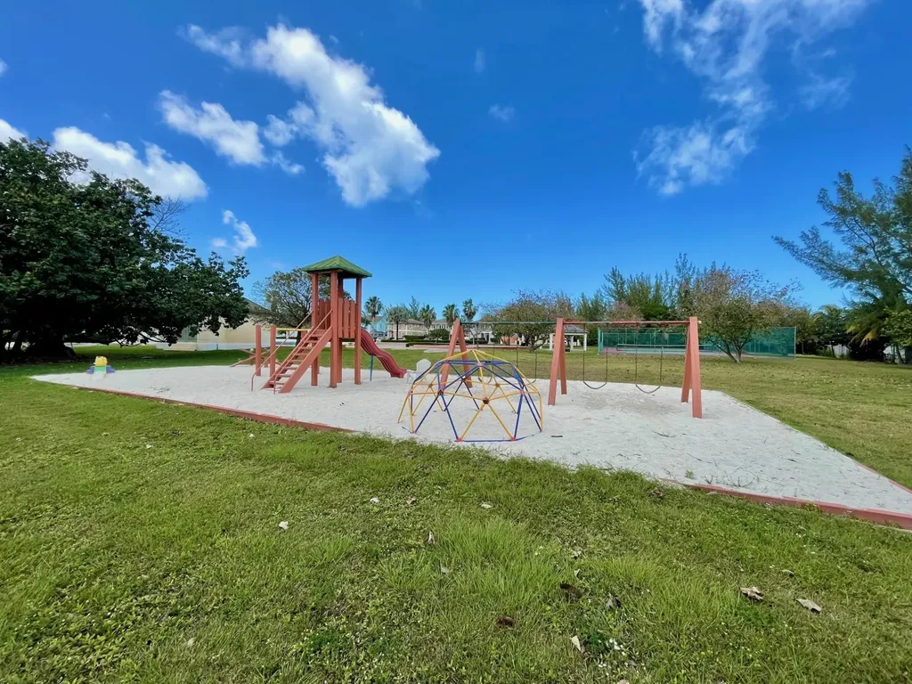 Coral Reef Circle New Providence Paradise Island BS