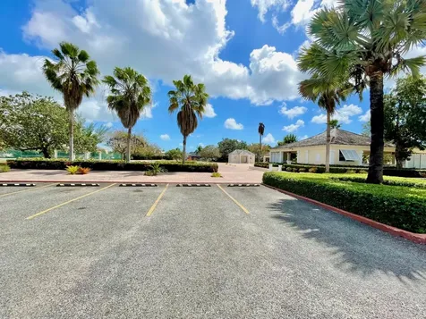 Coral Reef Circle New Providence Paradise Island BS