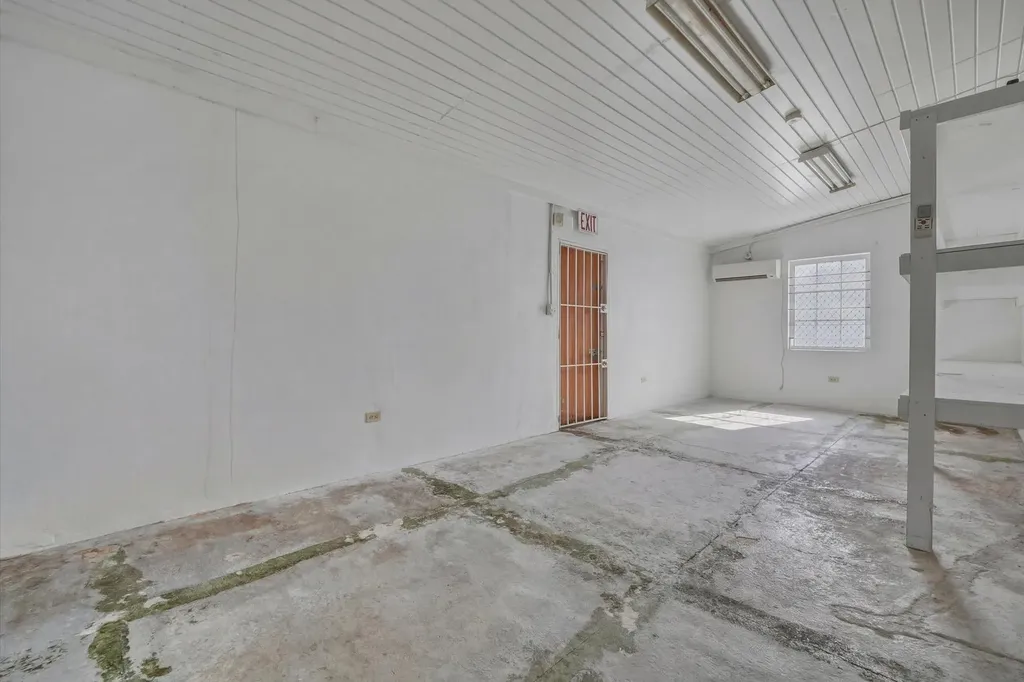 58 Montrose Avenue New Providence Paradise Island BS