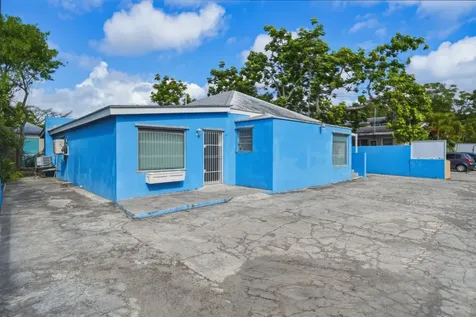 58 Montrose Avenue New Providence Paradise Island BS