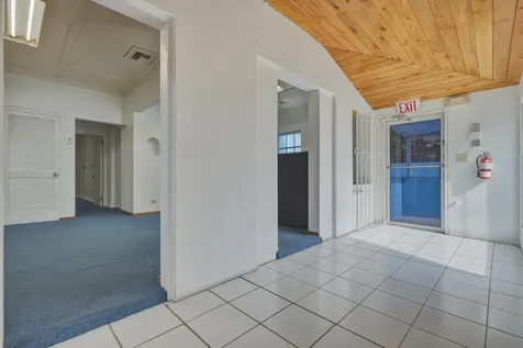 58 Montrose Avenue New Providence Paradise Island BS