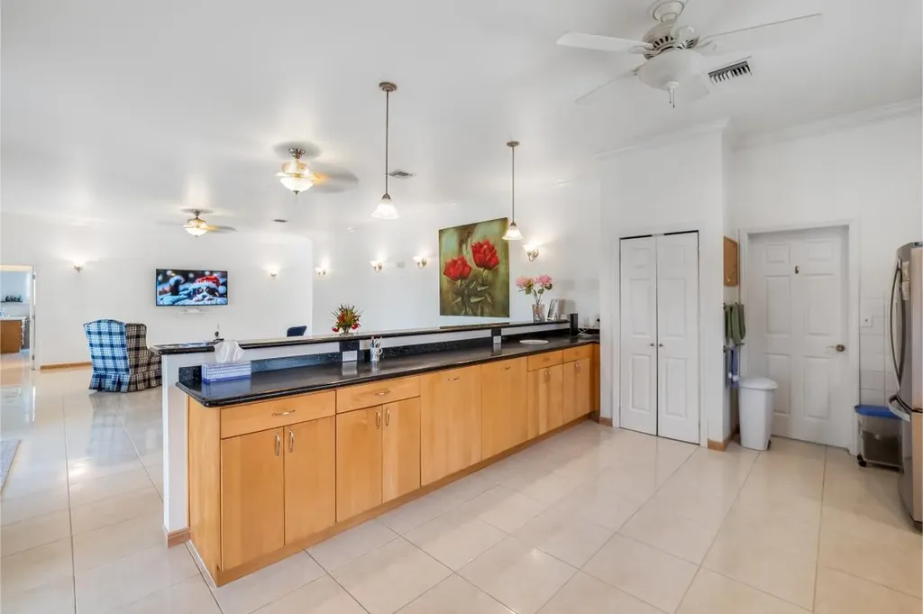 Royal Palm Way Grand Bahama Freeport BS