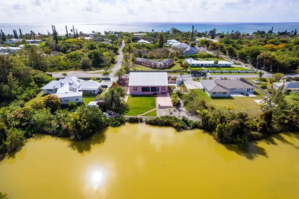 Royal Palm Way Grand Bahama Freeport BS
