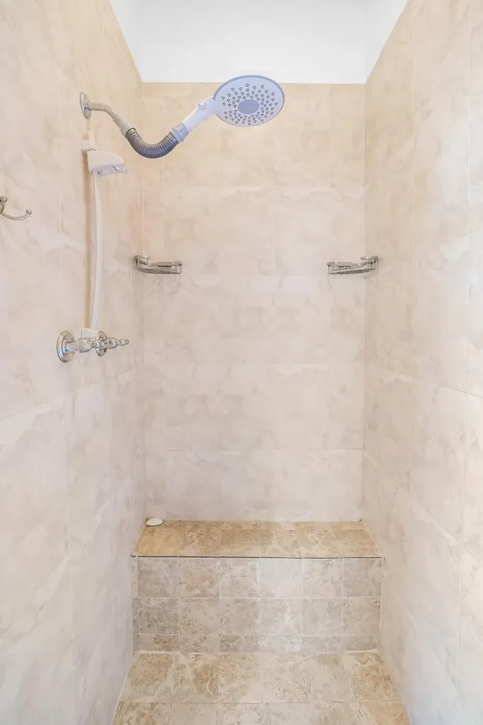 Royal Palm Way Grand Bahama Freeport BS