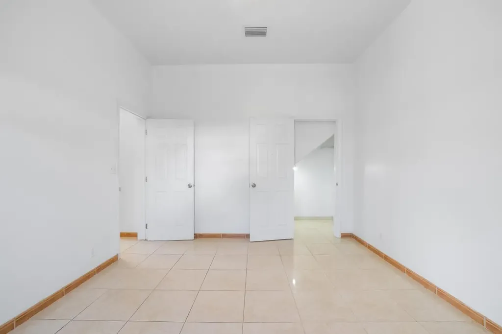 Royal Palm Way Grand Bahama Freeport BS