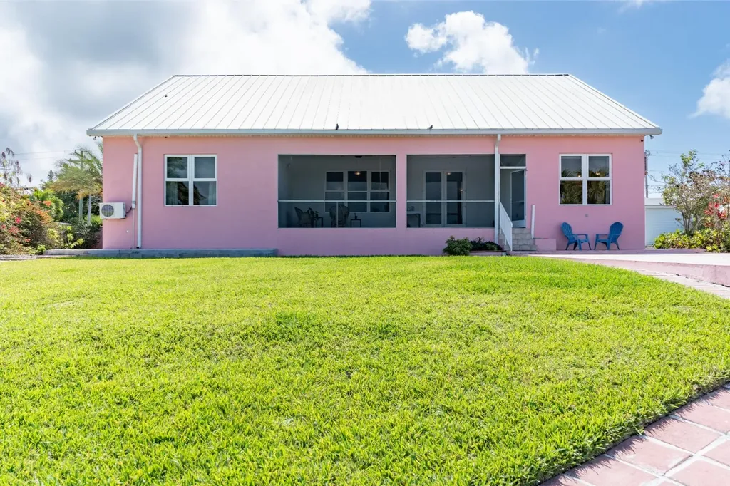 Royal Palm Way Grand Bahama Freeport BS