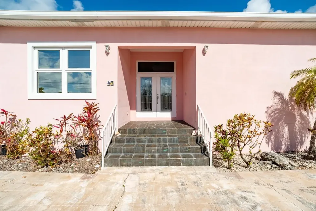 Royal Palm Way Grand Bahama Freeport BS