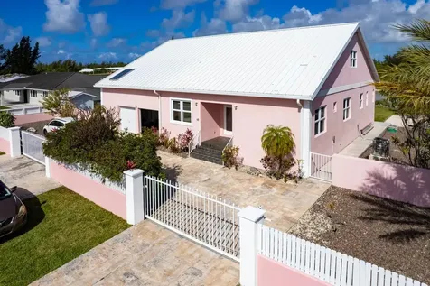 Royal Palm Way Grand Bahama Freeport BS