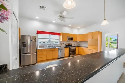 Royal Palm Way Grand Bahama Freeport BS