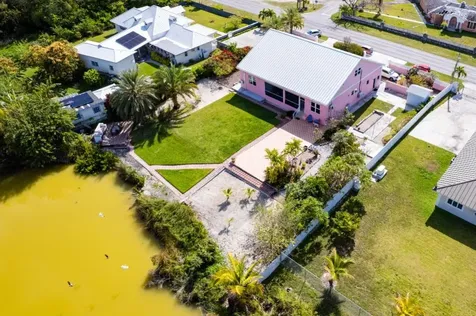 Royal Palm Way Grand Bahama Freeport BS