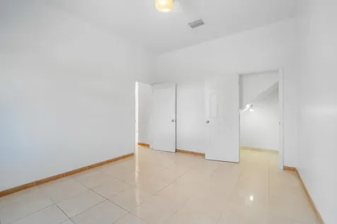 Royal Palm Way Grand Bahama Freeport BS