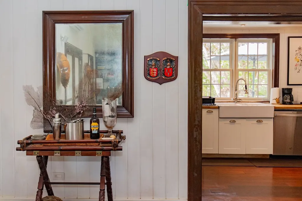 Banks Road Tir Na Nog Eleuthera BS