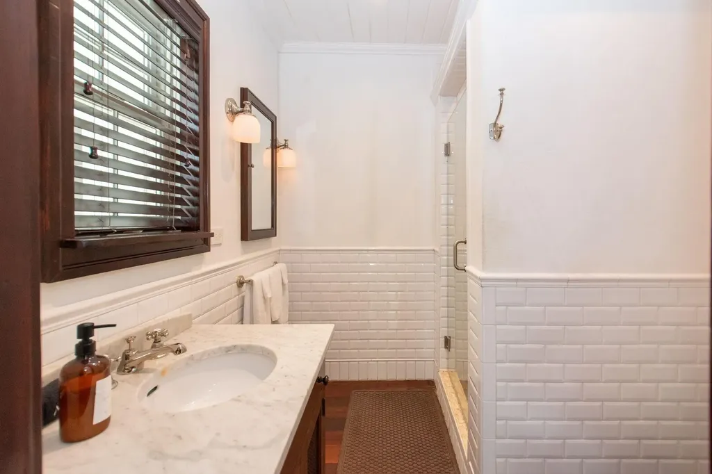 Banks Road Tir Na Nog Eleuthera BS