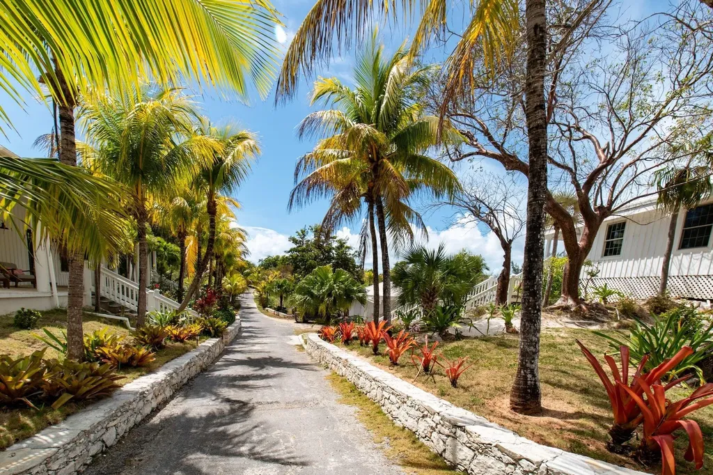 Banks Road Tir Na Nog Eleuthera BS