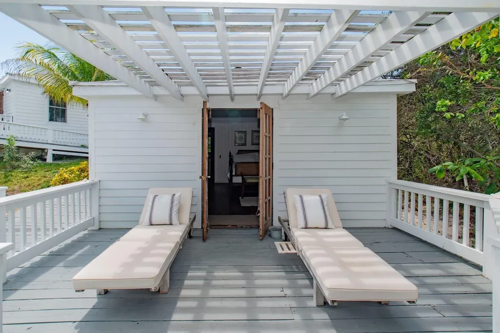 Banks Road Tir Na Nog Eleuthera BS