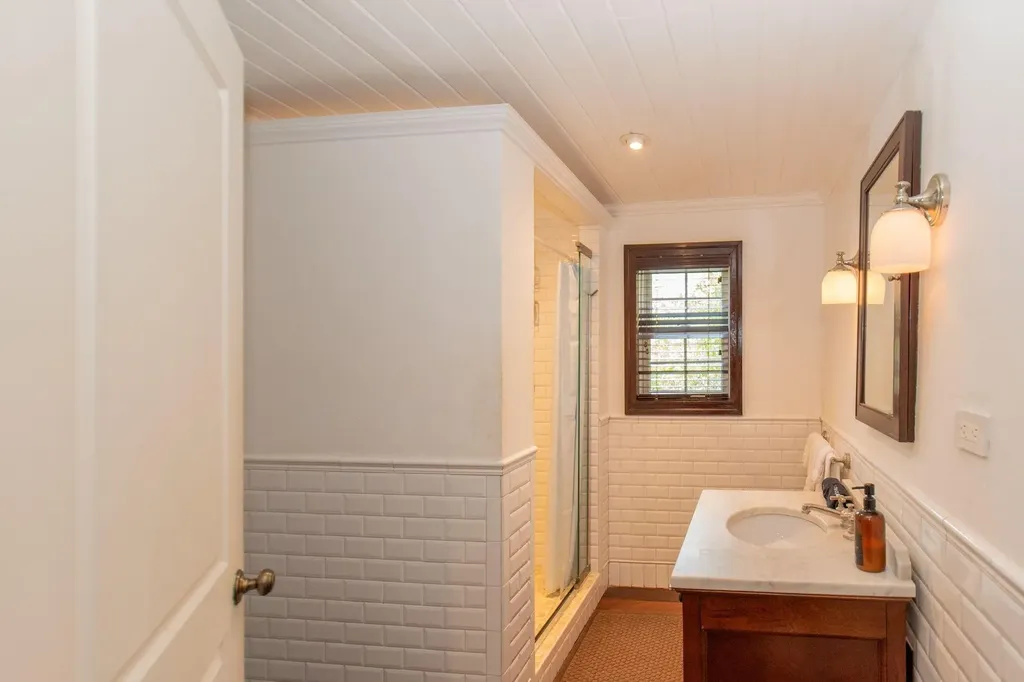 Banks Road Tir Na Nog Eleuthera BS