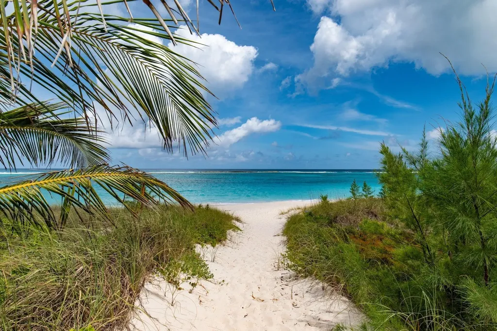 Banks Road Tir Na Nog Eleuthera BS