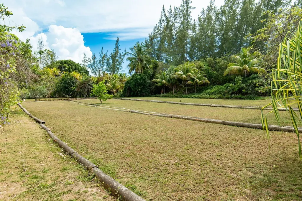 Banks Road Tir Na Nog Eleuthera BS
